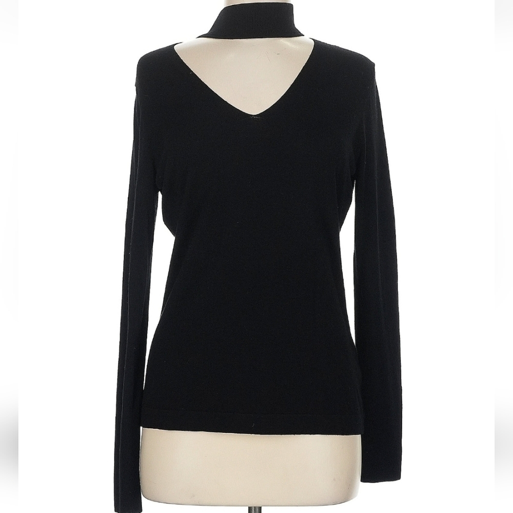 $318 ETCETERA Sweaters Lightweight Collarneck Cutout V-neck Back Button Closure